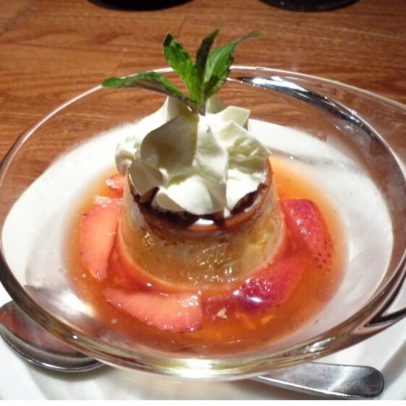 自家製プリン w/苺ソウス(エル ニョスキ )