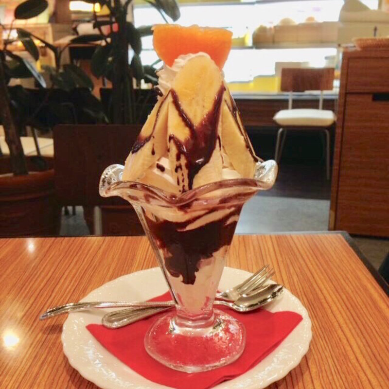 チョコバナナパフェ(ミキ フルーツ)