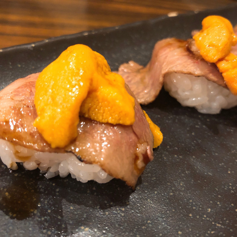 肉寿司うに乗せ(ありたや)