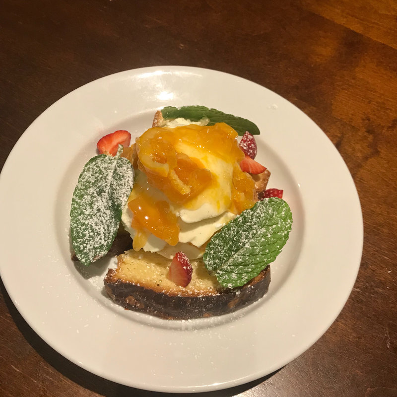 自家製！温かいブリオッシュと柑橘のマルメラータバニラジェラート(LEGAME)