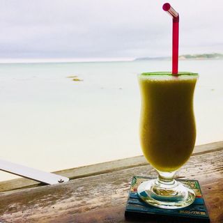 アーモンドミルクスムージー パイナップルとバナナ(浜辺の茶屋 （hamabe no chaya）)