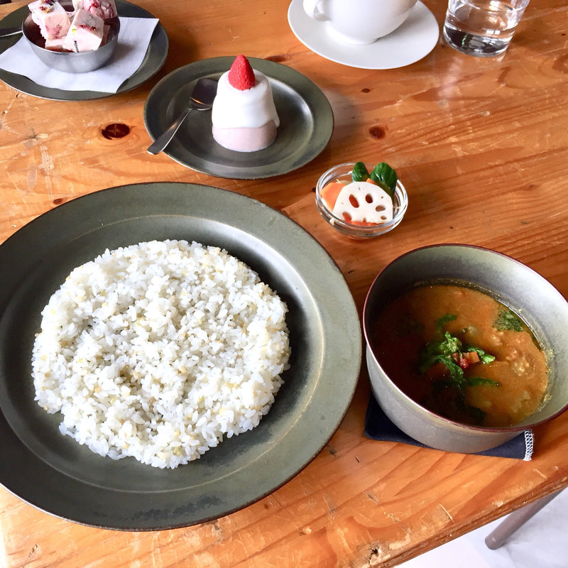 菜の花と野菜のコルマ(OXYMORON北浜)