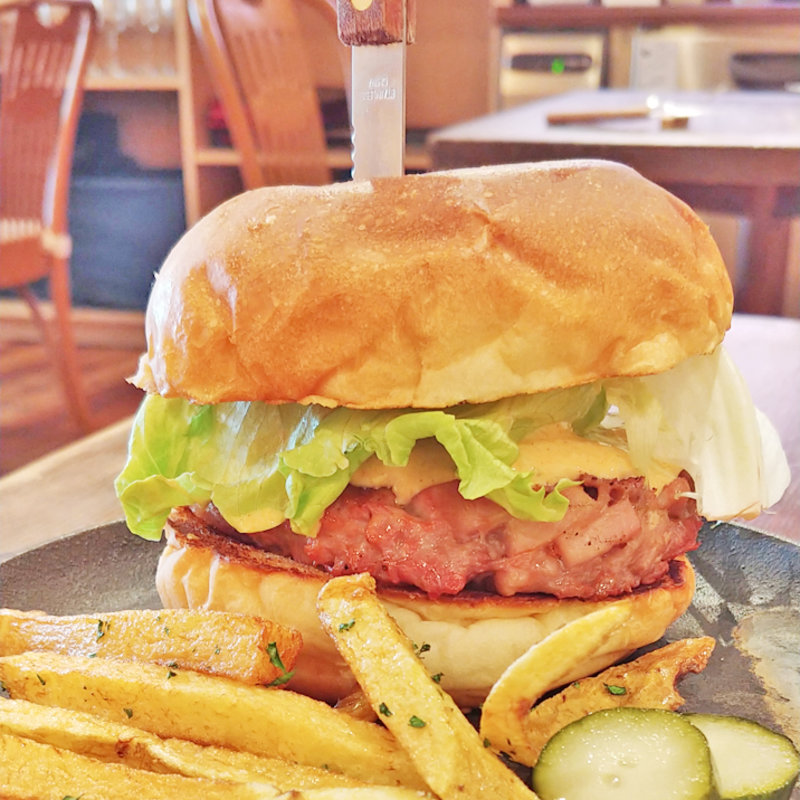 50/50バーガー(シェフ＆ブッチャートウキョウ)