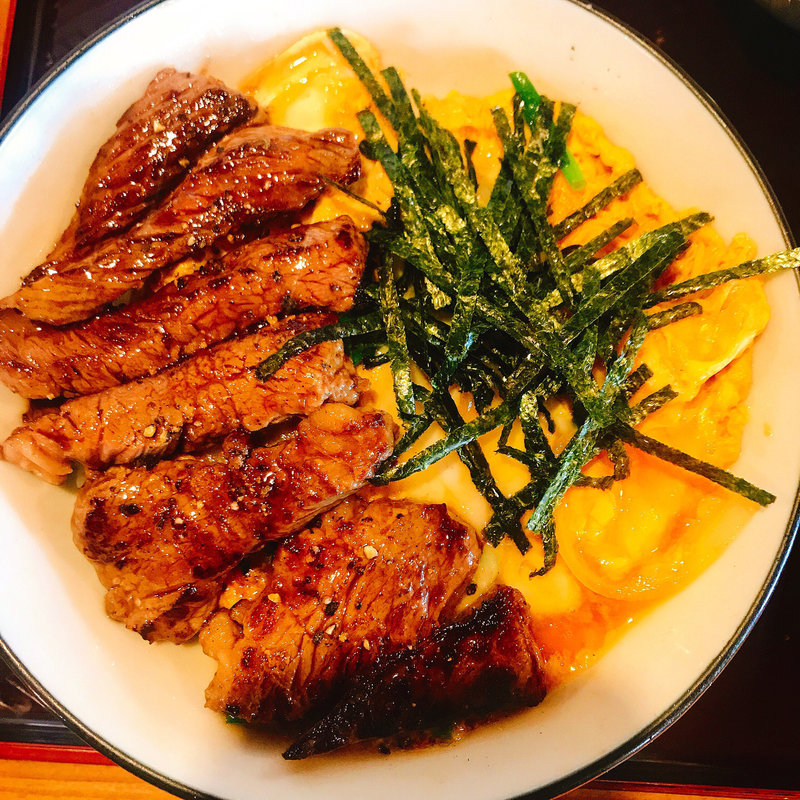 ステーキ丼(うどん·そば 蔵屋)