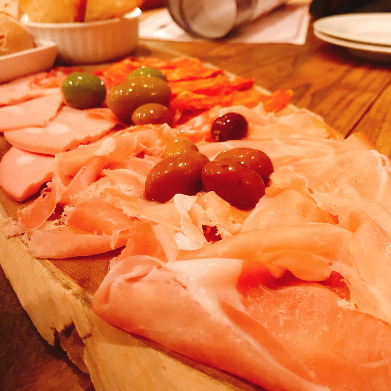 肉オードブル盛合せ(ニュービストロガブリ 目黒店)