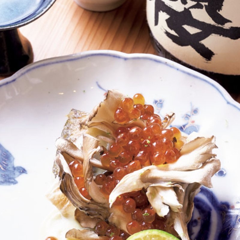 カマスの炙り イクラ掛け、玉櫻 純米山田錦70(燗コーヒー藤々)