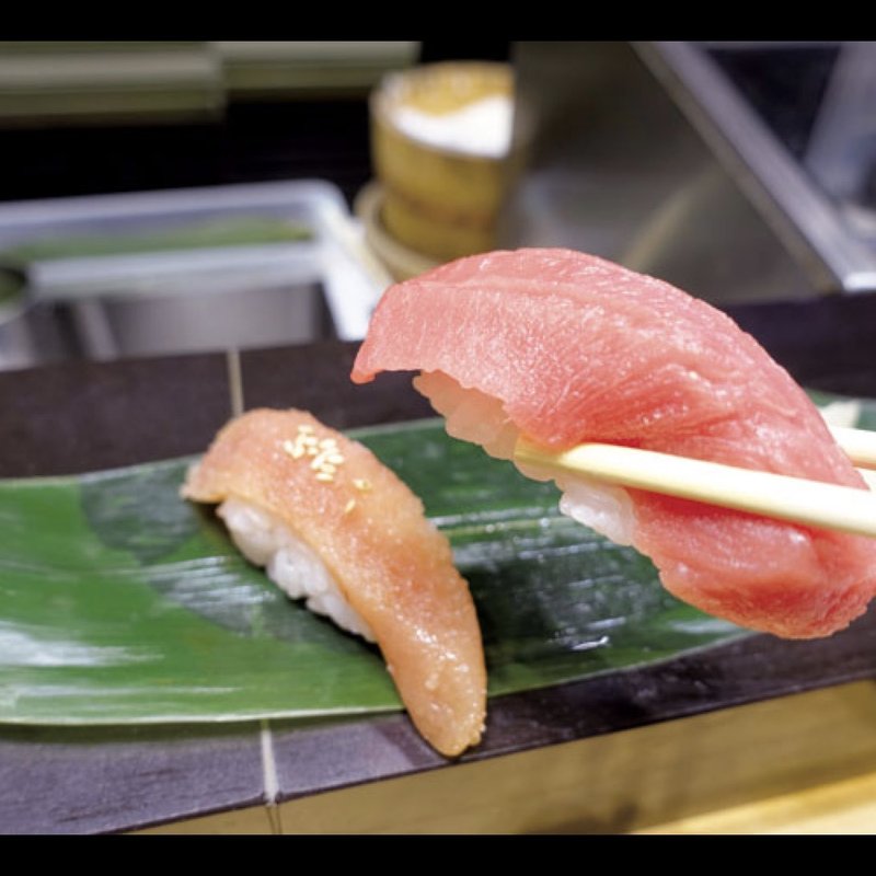 本鮪とろ、味わいたらこ(立食い寿司 根室花まる 銀座店)