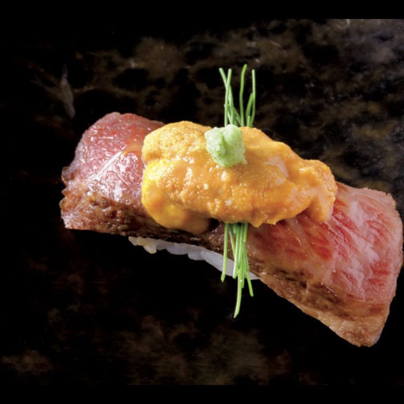 佐賀牛 A5大とろレアステーキうにのせ(板前寿司 江戸)