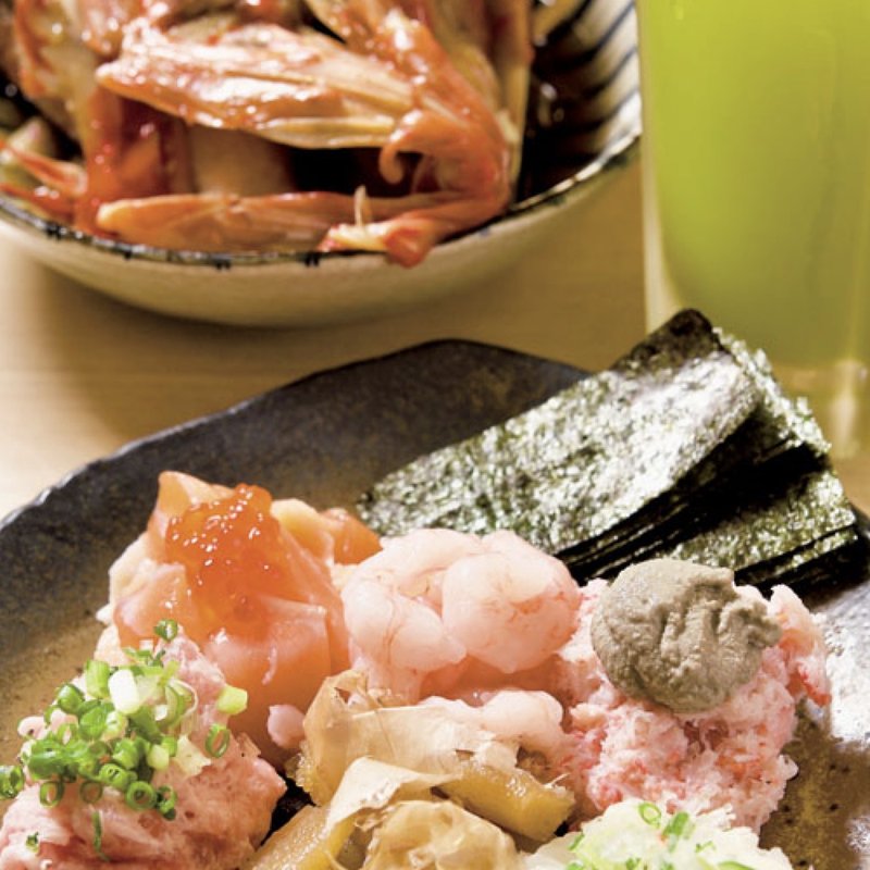 あら煮、緑茶割り STRONG、おつまみ六種盛り(回転寿司江戸ッ子 神田店)