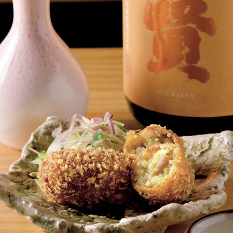 尾崎牛コロッケ（2コ）、七賢 ひやおろし(糧亭 銀座魚勝)