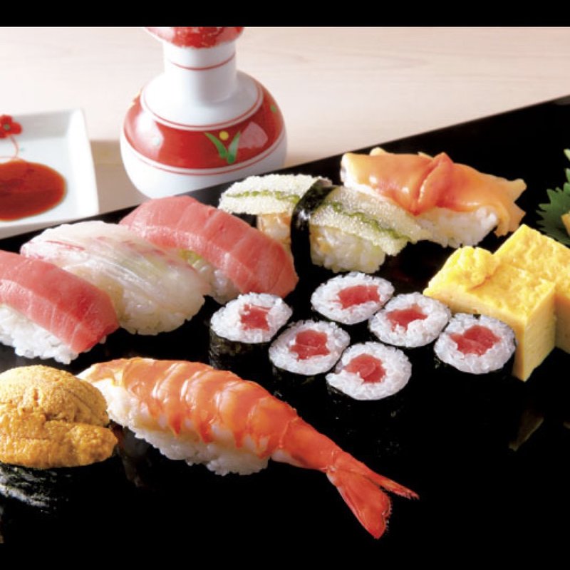 松にぎり 中トロ、クロダイ、中トロ、子持ち昆布、赤貝、ウニ、車エビ、鉄火巻き、玉子(すし屋の中川用賀店)