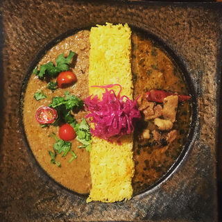 チキンカレーとの2種盛り(ピワン (piwang))