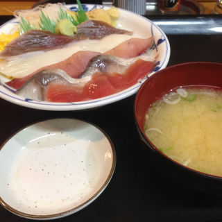 海鮮丼(みゆきちゃん定食 （ミユキチャンテイショク）)