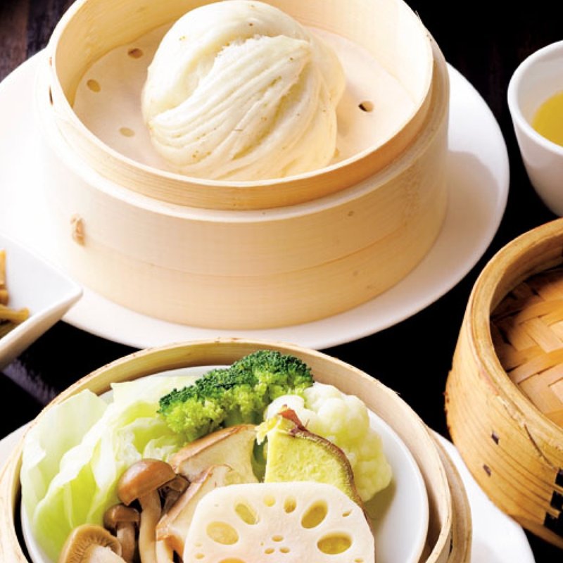 具だくさんスープと蒸し野菜（スペアリブとキノコと棗のスープ）(白碗竹筷樓 赤坂店)