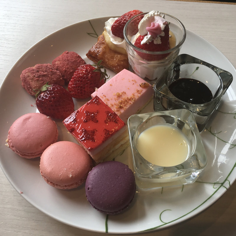 ストロベリーデザートビュッフェ(ブラッスリー リナーシェ)