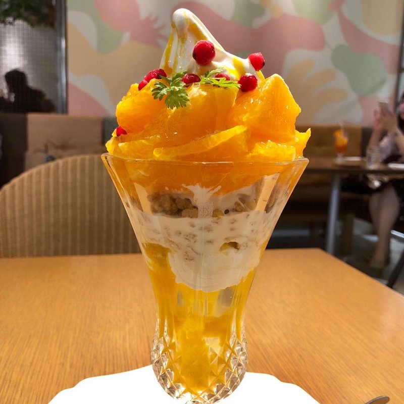 丸ごとデコポンパフェ(フタバフルーツパーラー 新宿マルイ本館店)