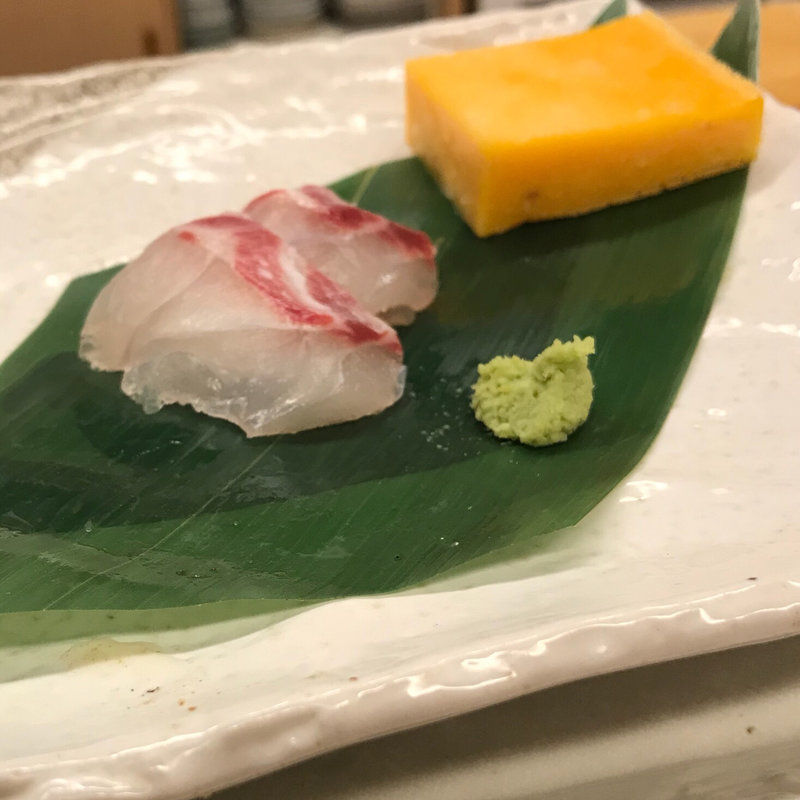 鯛のお刺身と名物玉子焼き おまかせコースの一品(みさき )