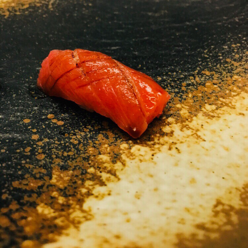 マグロ握り おまかせコースの一品(みさき )