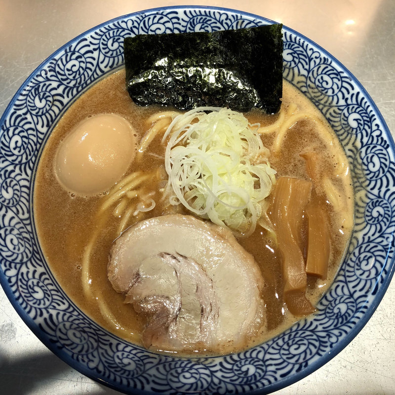 半熟味玉濃厚魚介らーめん(豚骨一燈 )