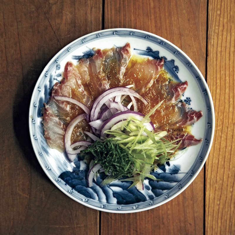 生姜醬油ドレッシングのいさきのカルパッチョ(草や )