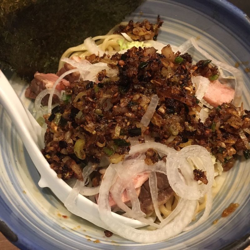 焦がしネギとニンニクの油そば(自家製麺 啜乱会)