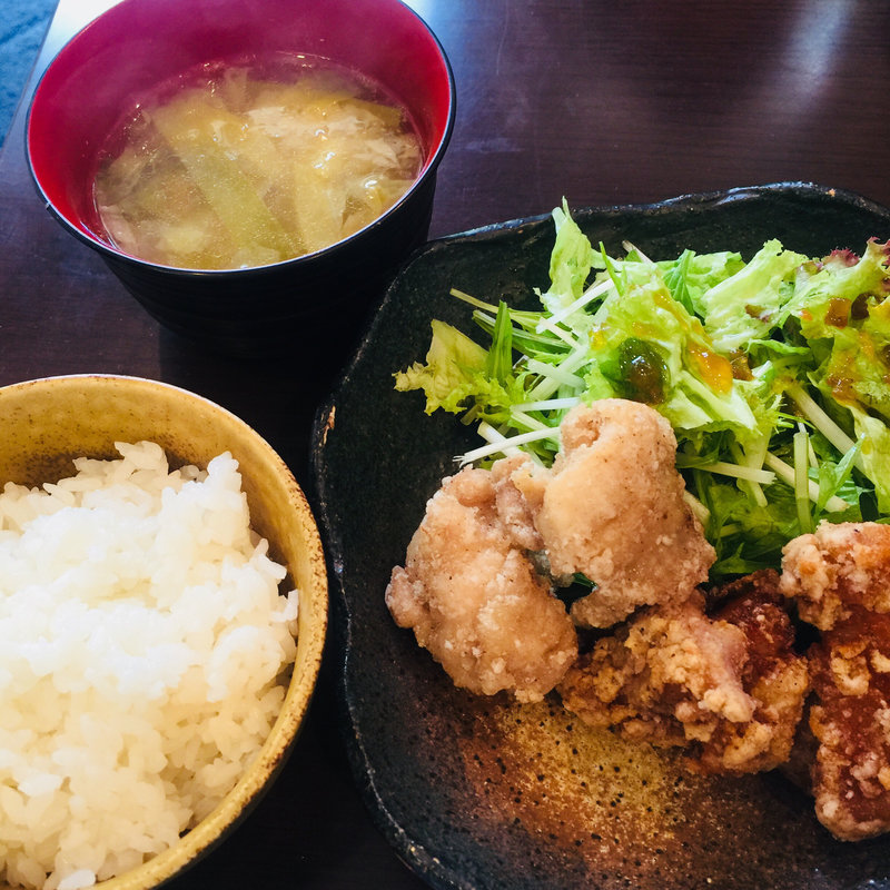 唐揚げ定食(業平 仁)