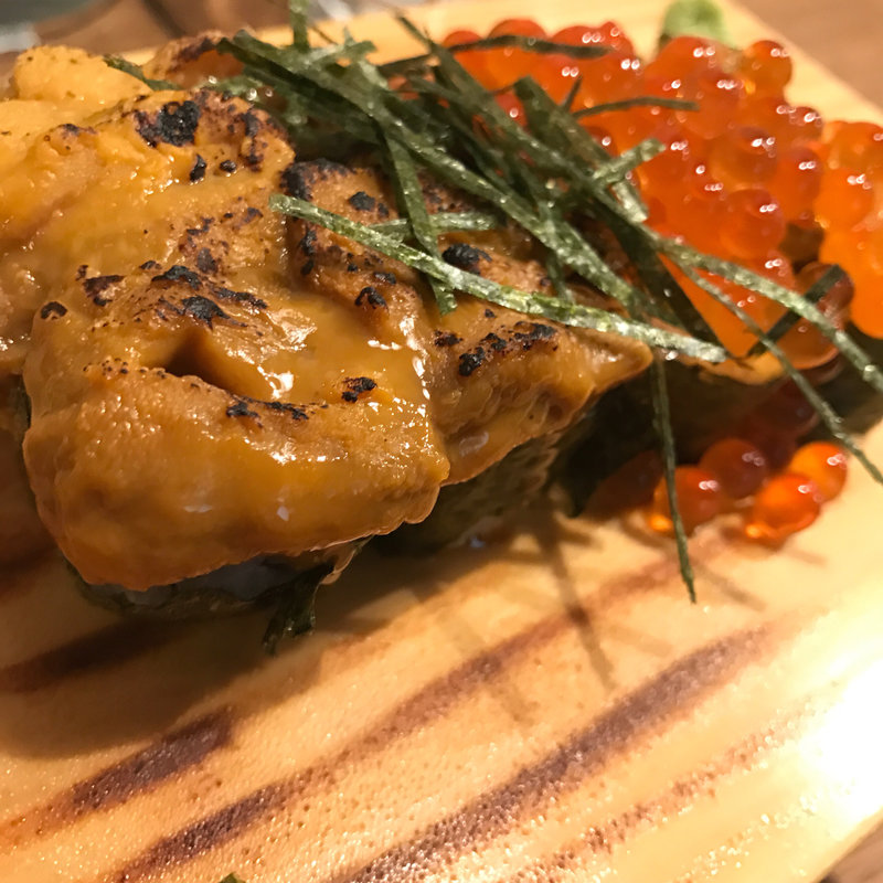 ウニいくら丼こぼれ寿司(大衆酒場カミヤ )