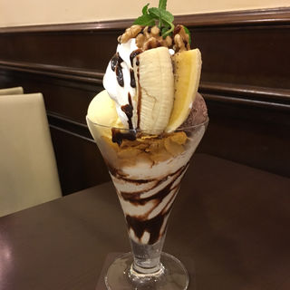 大阪府で食べられるチョコレートパフェランキング Sarah サラ