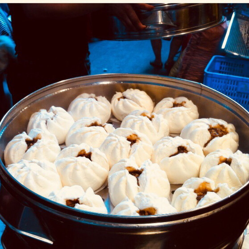 肉饅頭(広州の名もなき屋台)