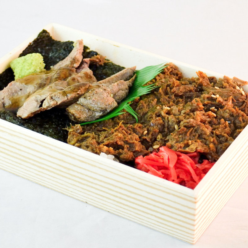 牛肉ぜいたく重(やきにくれすとらんBaribari 沙蘭)