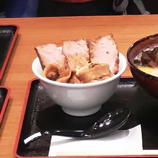炙り豚丼(一期一会 札幌みその ラゾーナ川崎店)