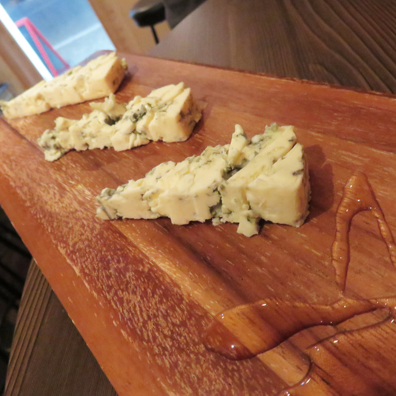 チーズの盛り合わせ3種(藤崎酒匠)