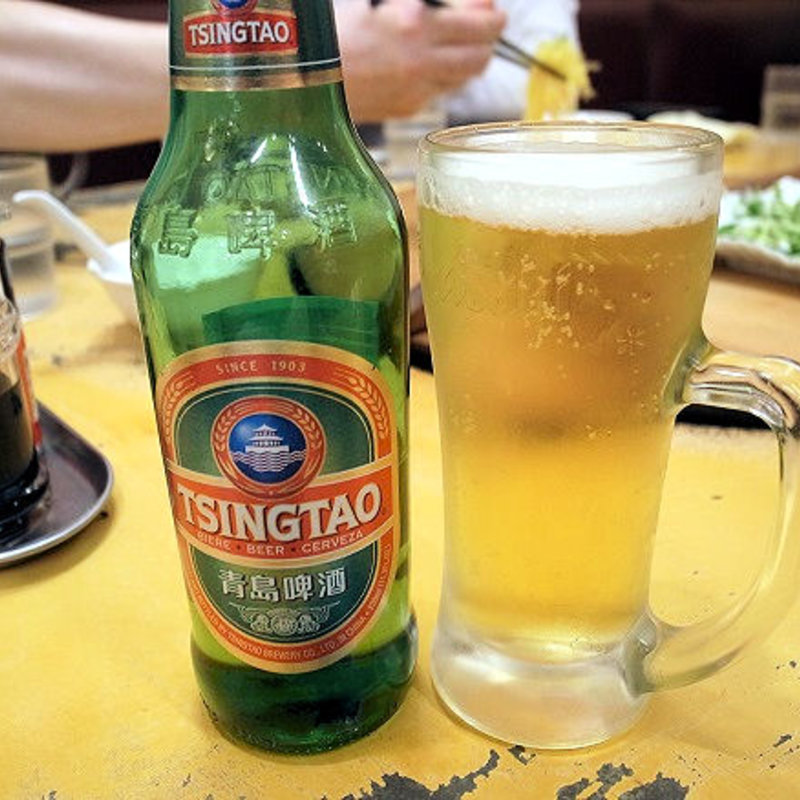 青島ビール 小瓶(滕記鉄鍋炖(とうきてつなべどん))