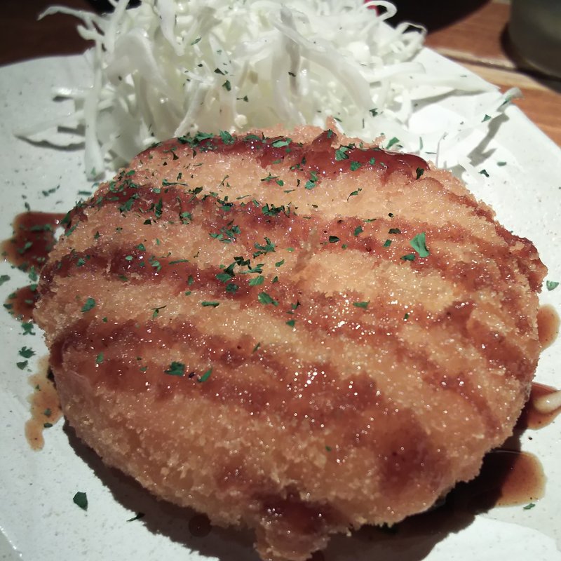 本日のかくれ（カニクリームコロッケ）(蒲田バル肉寿司)