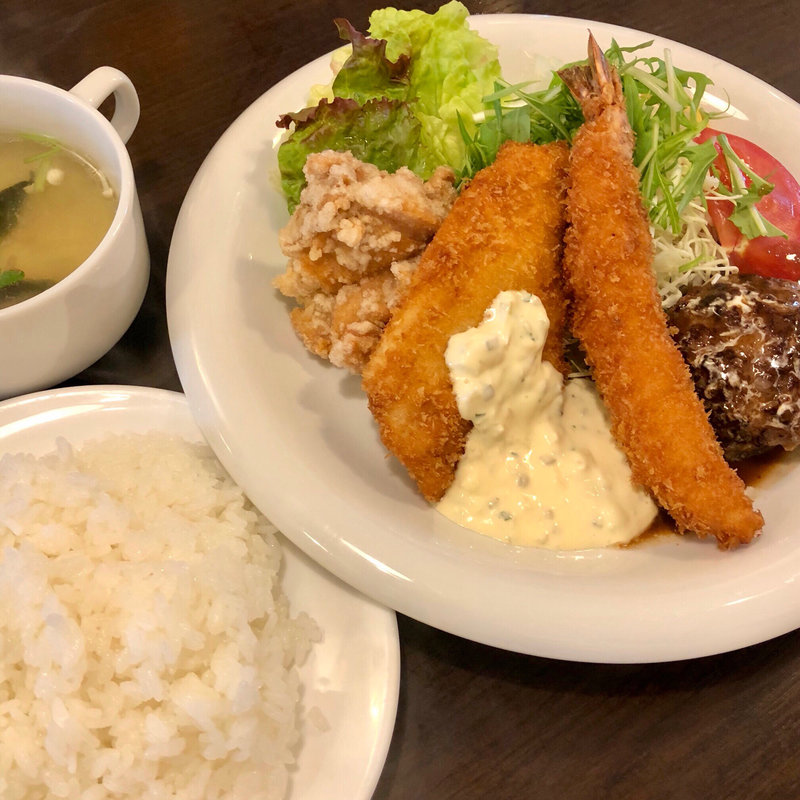 ホリデーランチ(レストラン 山猫軒 （レストラン・ヤマネコケン）)