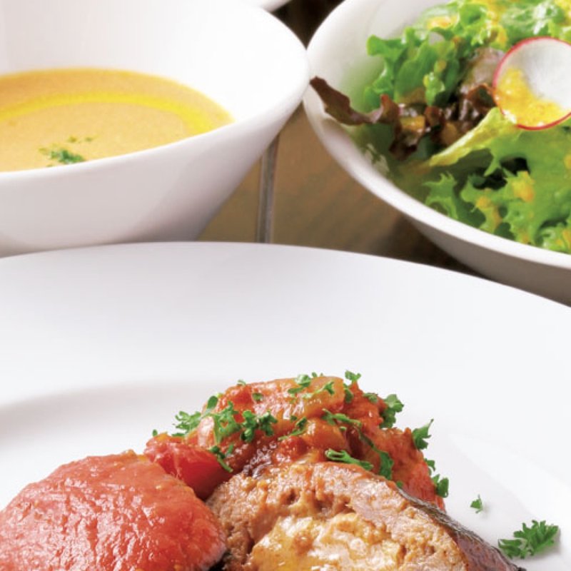 フォアグラ入りハンバーグステーキ（限定10食）（サラダ、スープ、パン、デザート、カフェ付き）(BISTRO DOUBLE)