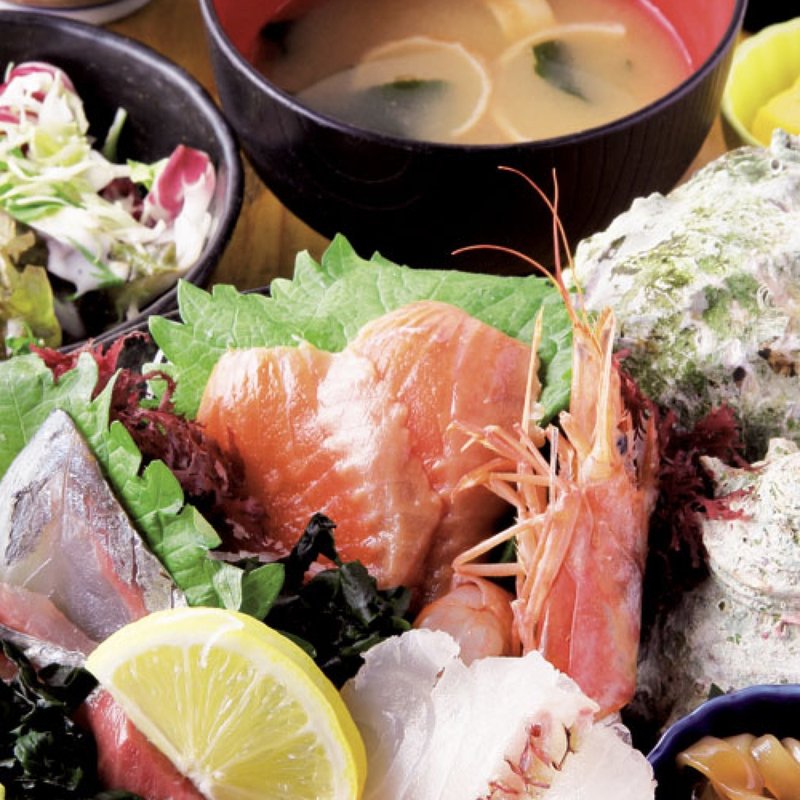 刺身定食（ご飯、味噌汁、小鉢、コーヒー付き）(山陰海鮮炉端かば 丸の内店)