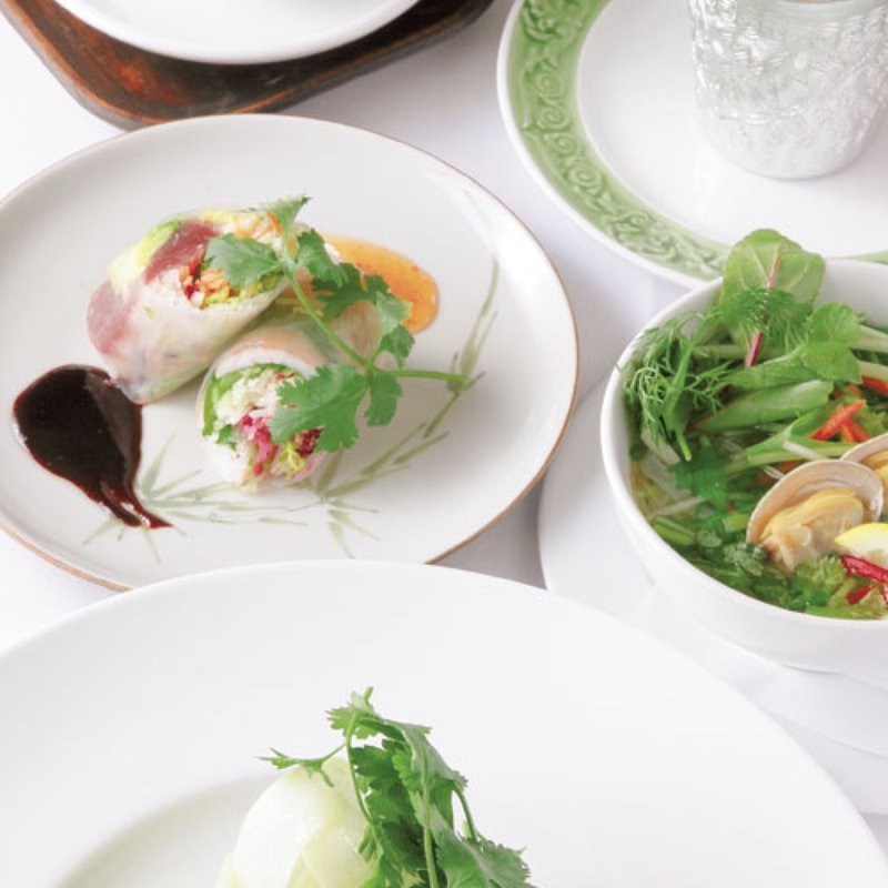 スペシャルウイークエンドランチセット（生春巻き盛り合わせ、メイン、デザート、ロータスティー）(カサブランカシルク 丸ビル店)