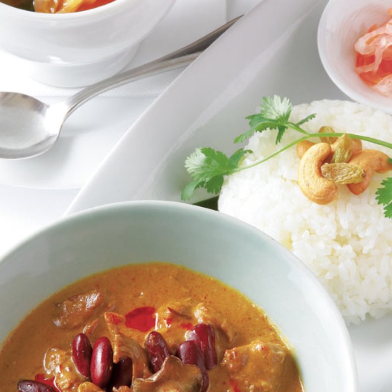 若鶏とエリンギ キドニービーンズのマサマンカレー(カサブランカシルク 丸ビル店)