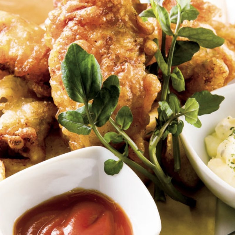 ビール衣を使ったフィッシュ＆チップス(SWANLAKE Pub Edo 八重洲店 （スワンレイクパブエド）)