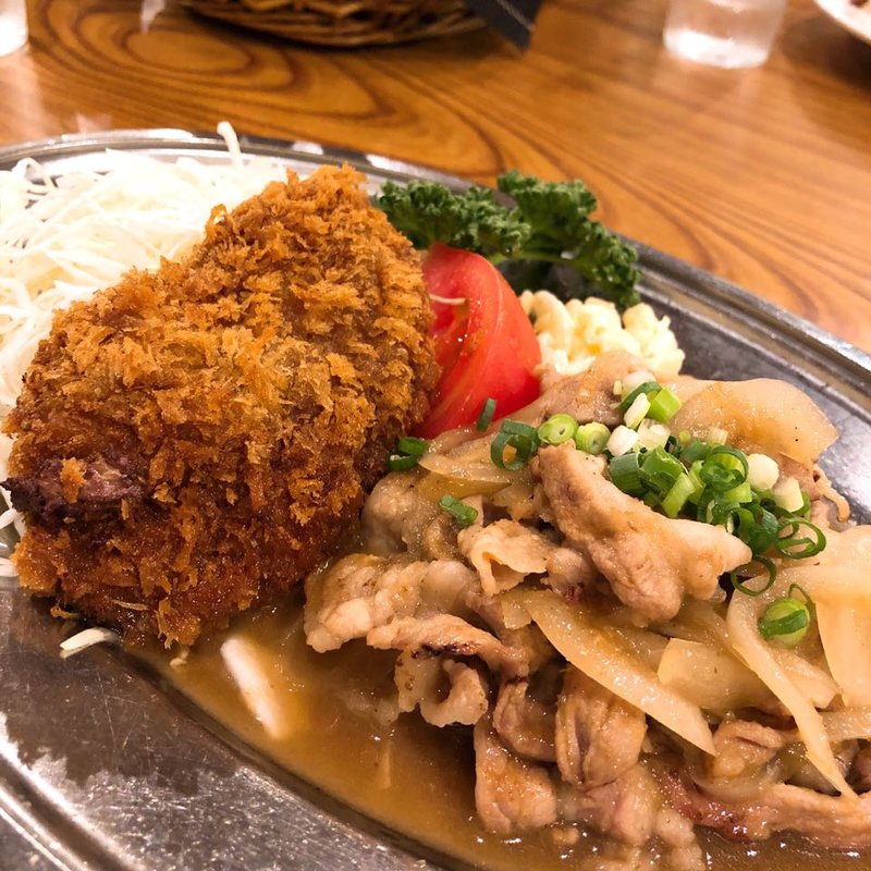 生姜焼きとメンチカツ定食(洋食 大吉)