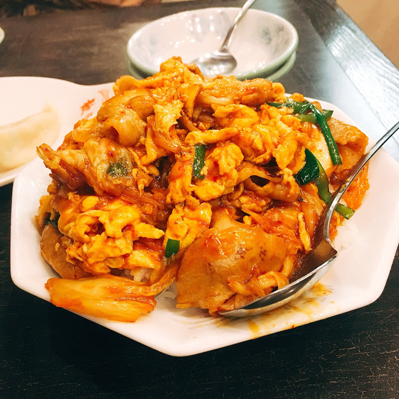 豚キムチ丼(歓迎（ホアンヨン） 大森店)