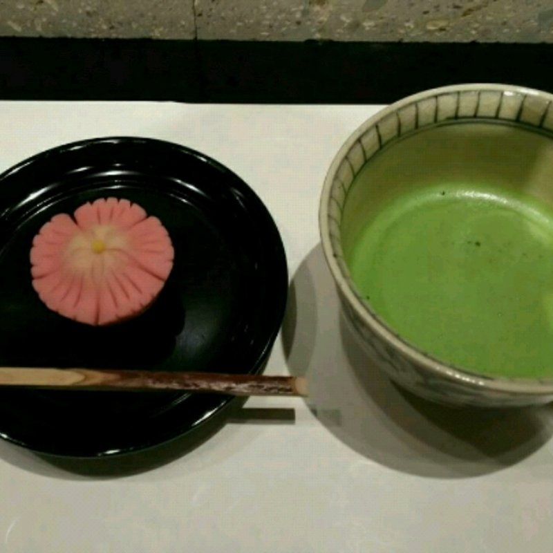 はなみずき(鶴屋吉信 TOKYO MISE)