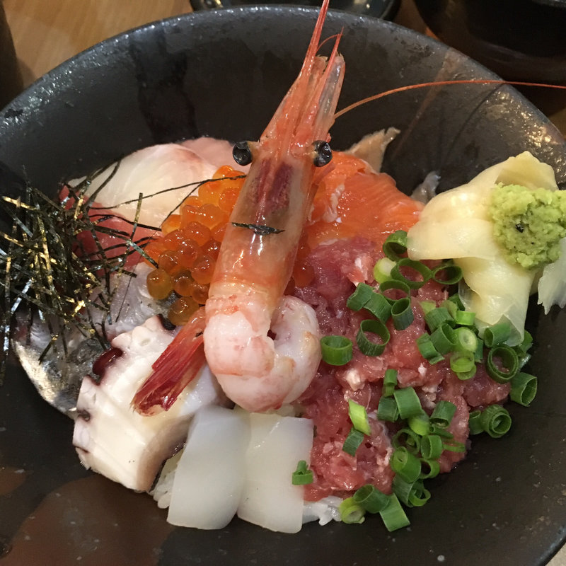 海鮮どーん(魚撃 （うおげき）)