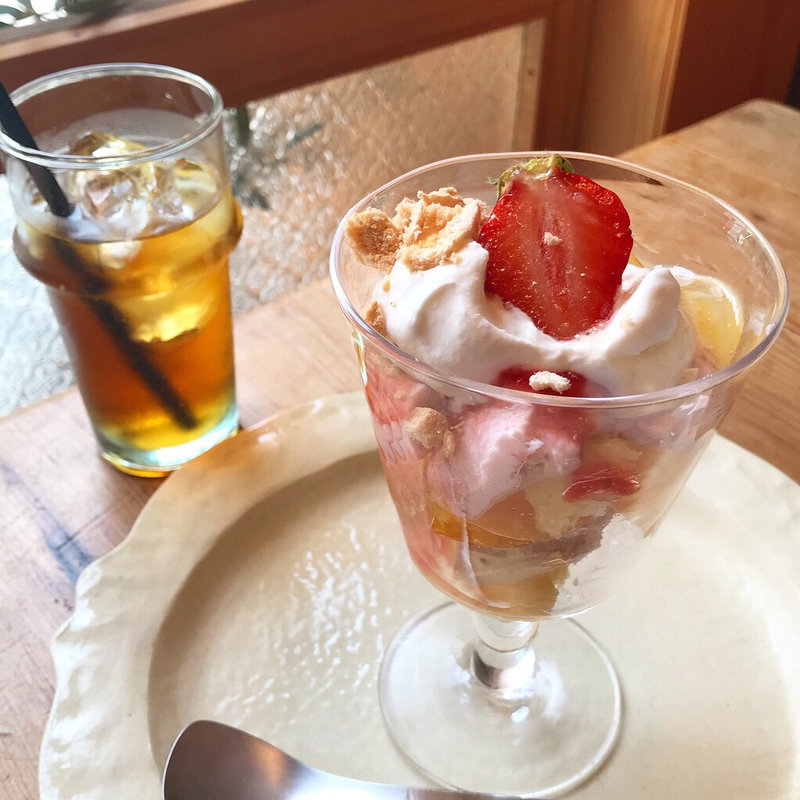 苺と柑橘のトライフル＋紅茶(puro)