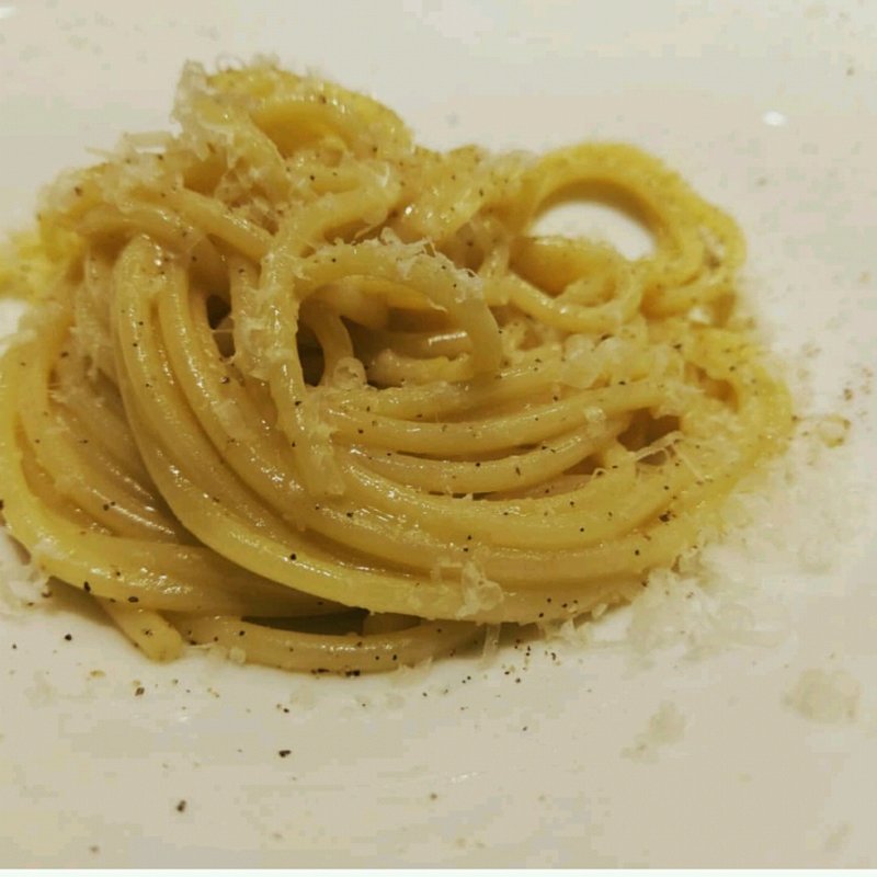 レモン香るチーズと胡椒のシンプルなパスタ(カチョエペペ)(ラディカーレ)