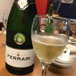 シャンパン フェラーリ