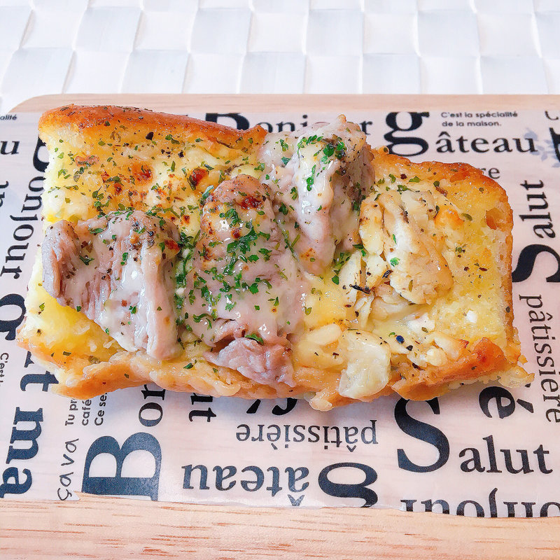 チキンのタルティーヌ(パネッテリア プルチーノ )