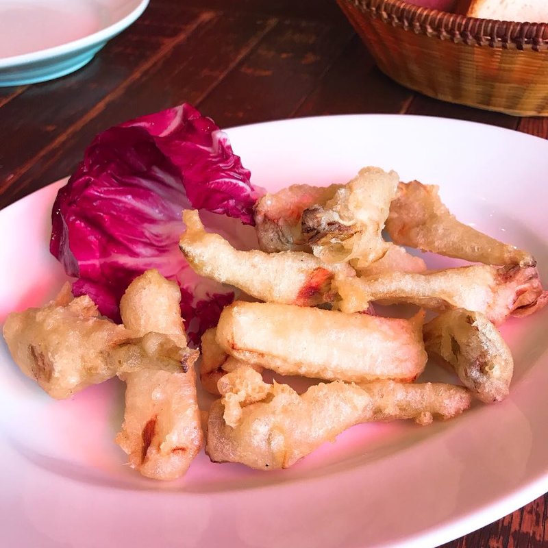 アーティチョークとウドのフリット(フレーゴリ)