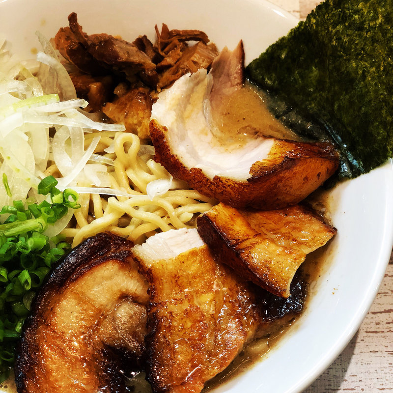 肉ヲ見ルラーメン・特濃混合魚介スープ(麺GARAGE肉ヲ見ル)